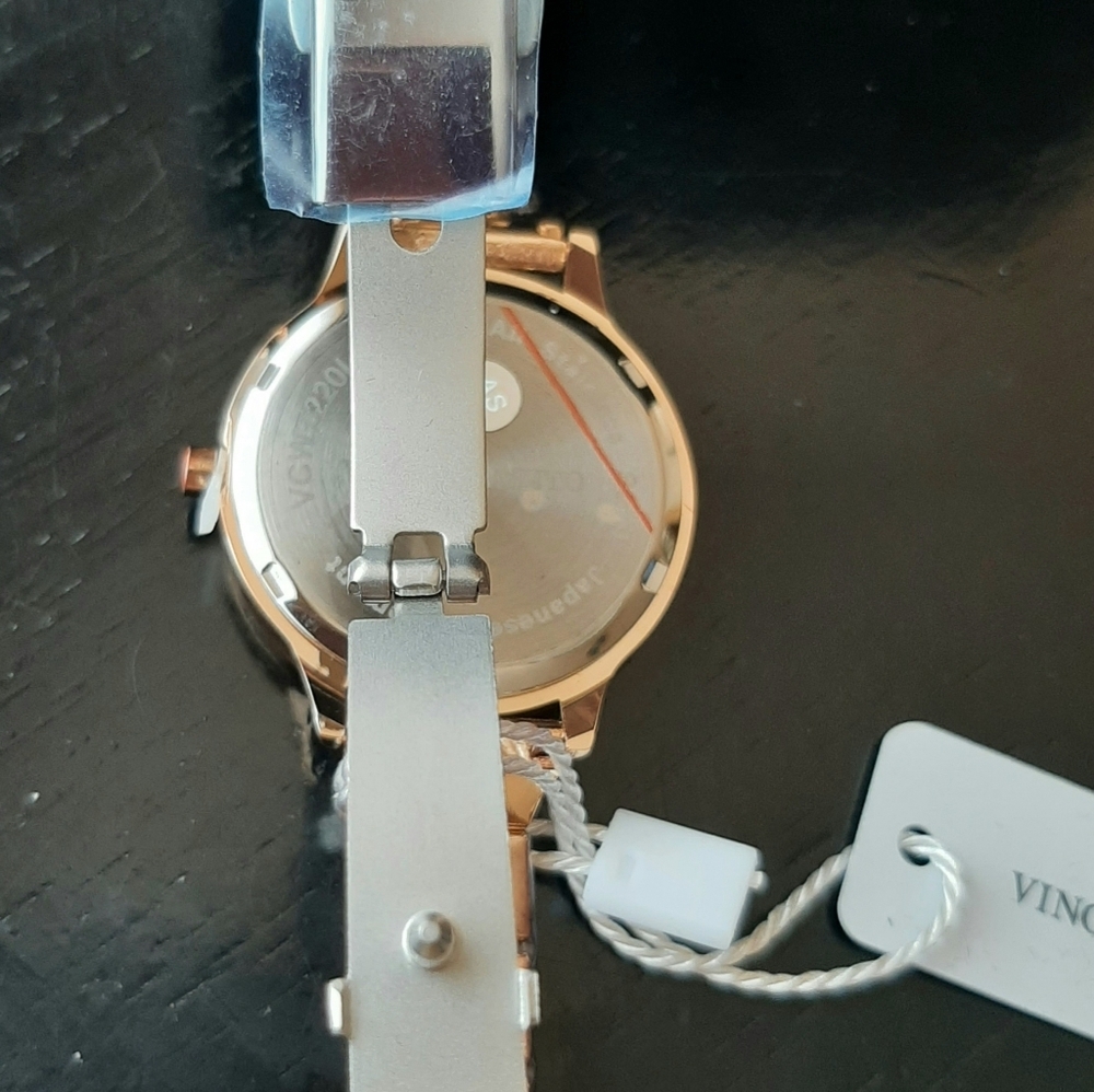 VINCE CAMUTO GOLDTONE WATCH - Picture 7 of 10